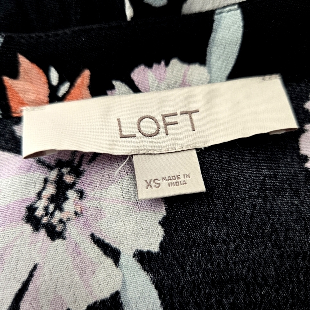 Pretty Floral LOFT Romper EUC - Picture 10 of 12
